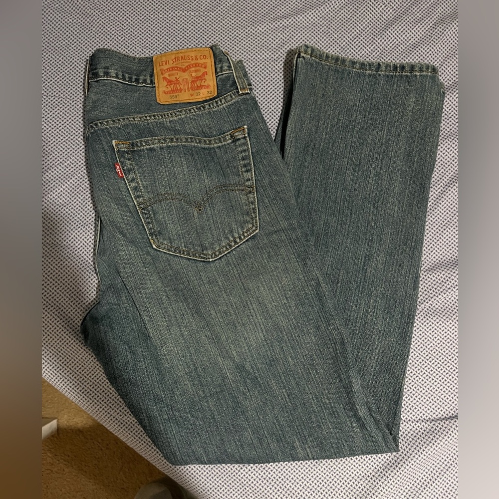 Mens Levi Blue Jeans in great condition!!